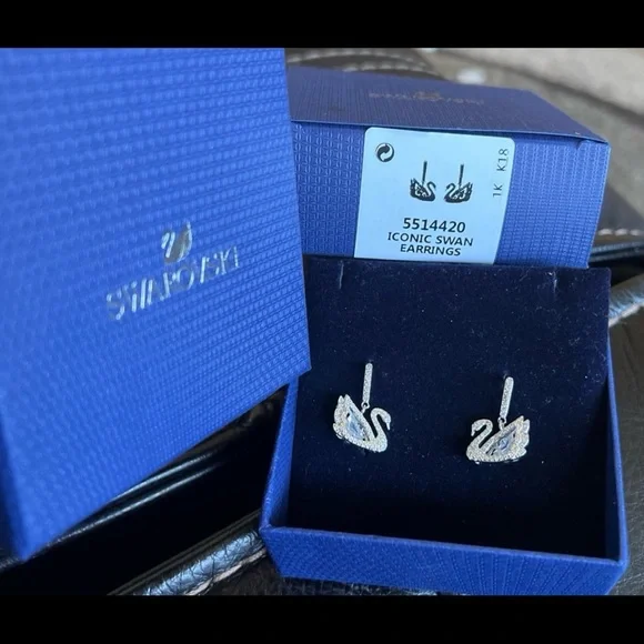- Swarovski 311797 No.5514420 Dancing Swan Drop Earrings, White - Rhod… - Picture 10 of 12